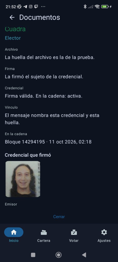 Documento firmado con la credencial, activo en la cadena