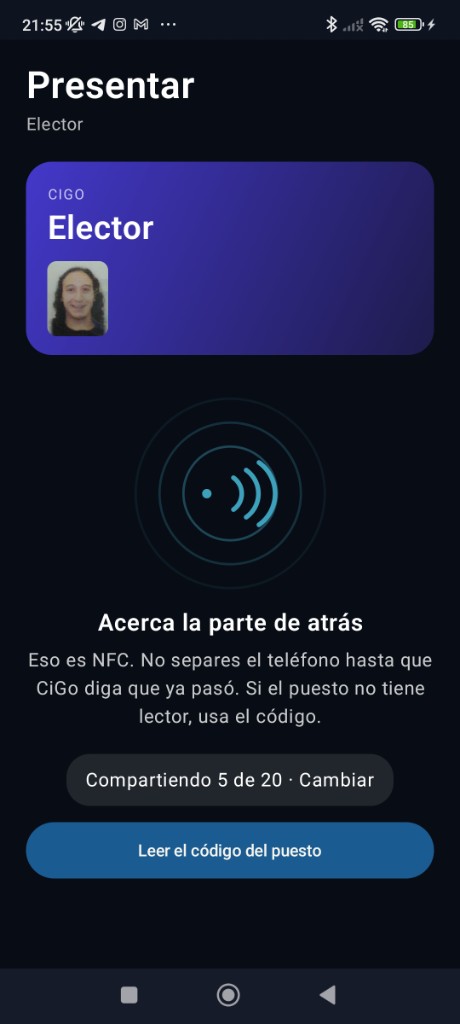Pantalla Presentar de CiGo: credencial de elector y lectura NFC